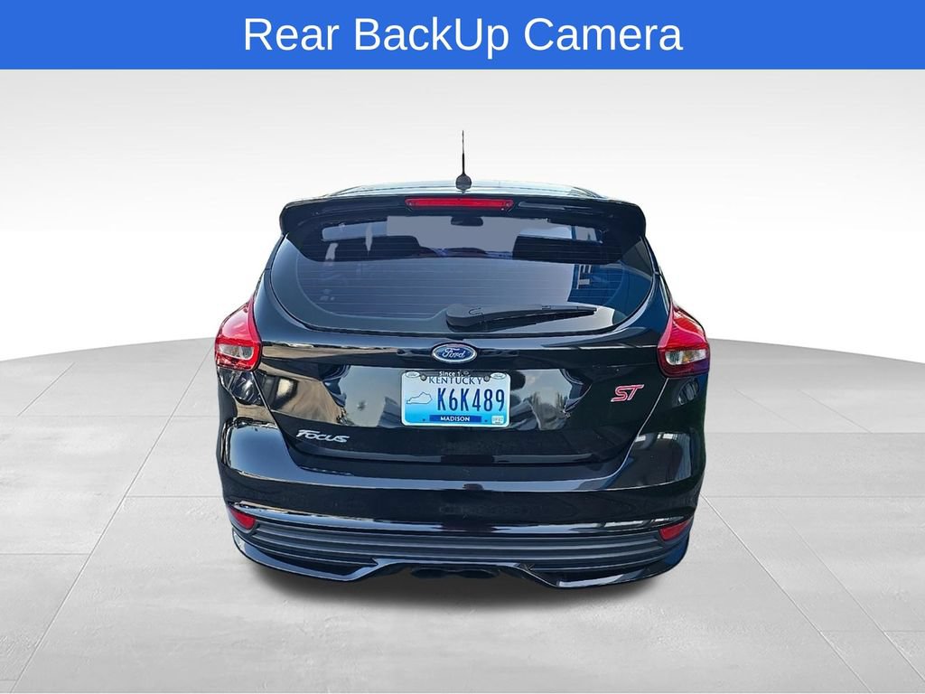 Used 2017 Ford Focus ST FWD image 3