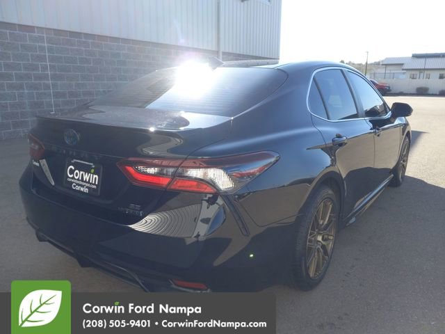 Used 2023 Toyota Camry SE w/ Cold Weather Package image 3