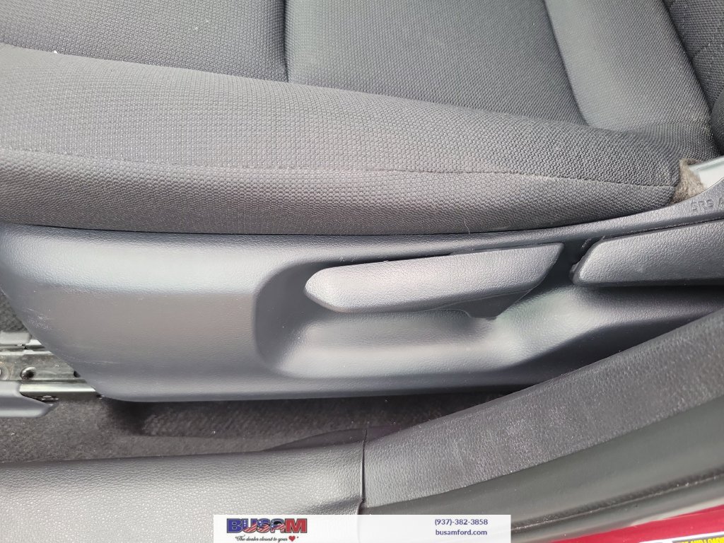 Used 2026 Toyota Corolla LE FWD image 11