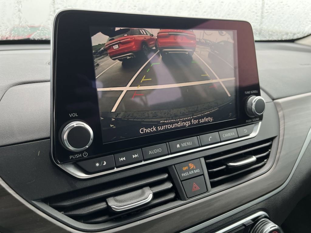 Used 2025 Nissan Altima 2.5 SV FWD image 17