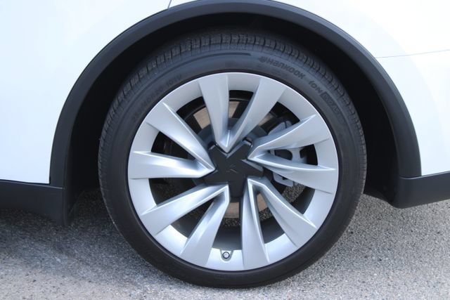 Used 2026 Tesla Model Y 2WD image 6