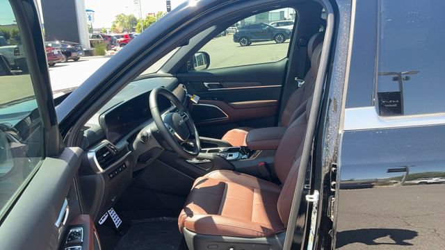 Used 2025 Kia Telluride SX w/ SX Captain's Chair Package AWD/4WD image 39