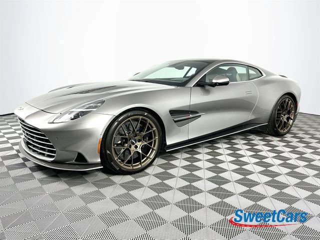 Used 2025 Aston Martin Vanquish image 3