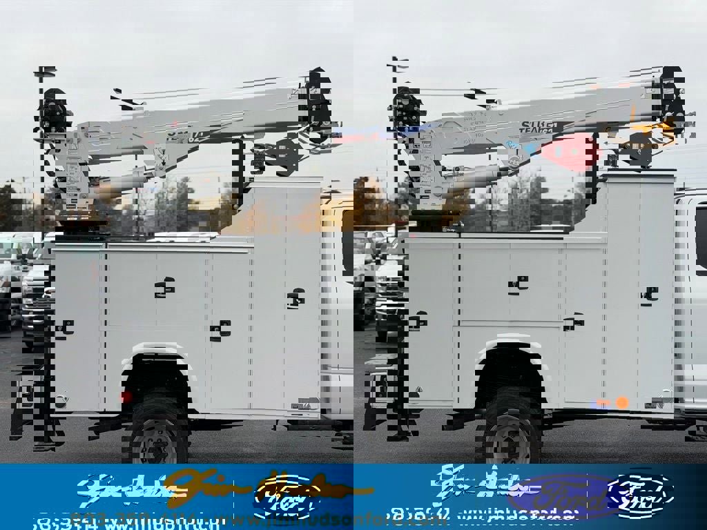 New 2026 Ford F550 4x4 Supercab Super Duty image 7