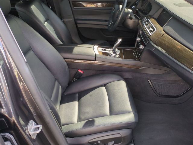 Used 2015 BMW 740i image 29