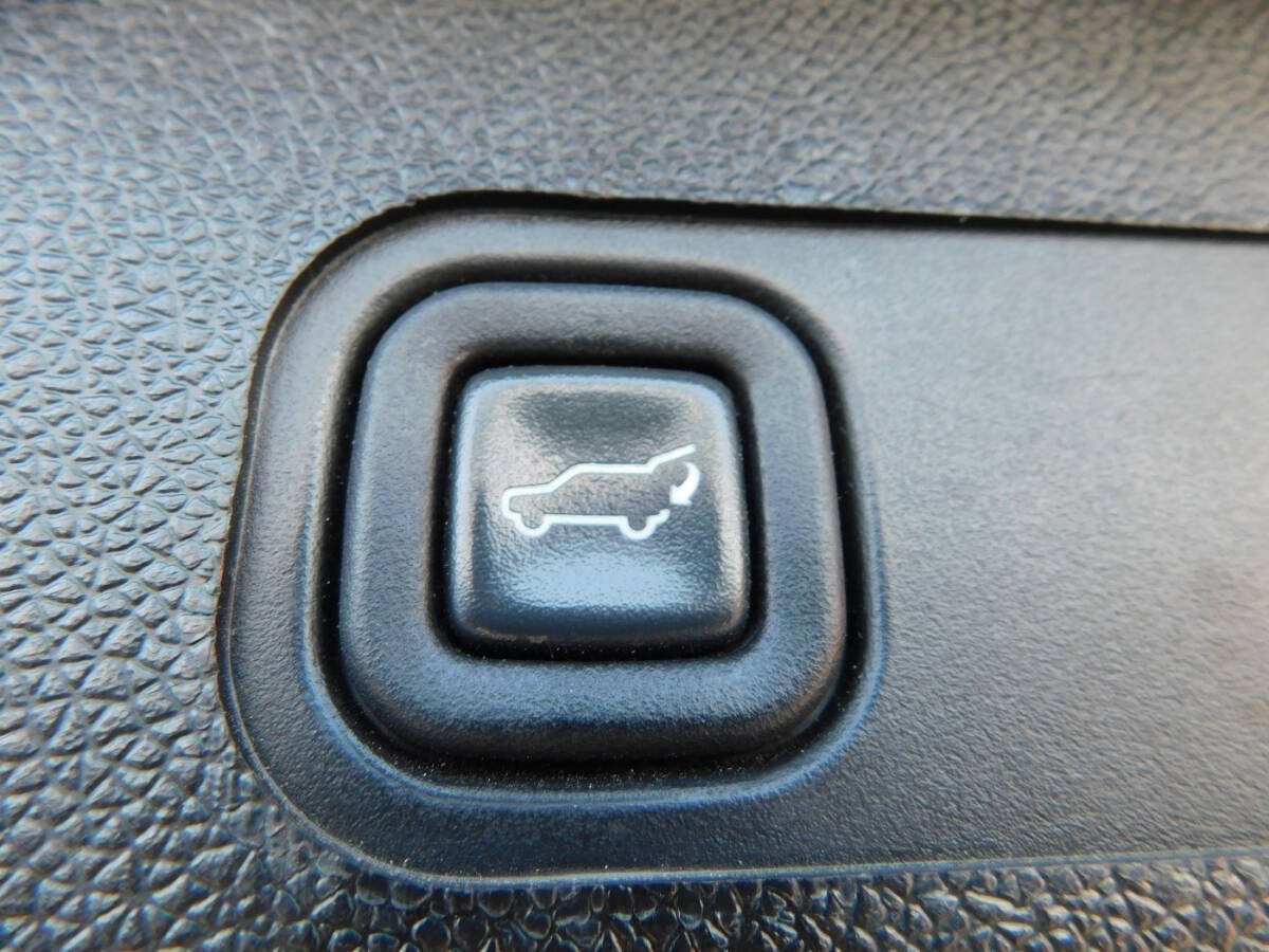 Used 2012 GMC Yukon XL Denali AWD/4WD image 6