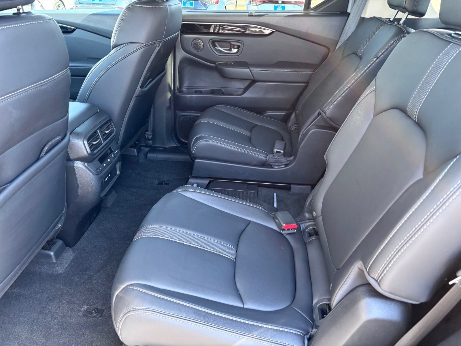 Certified 2025 Honda Pilot Touring image 16