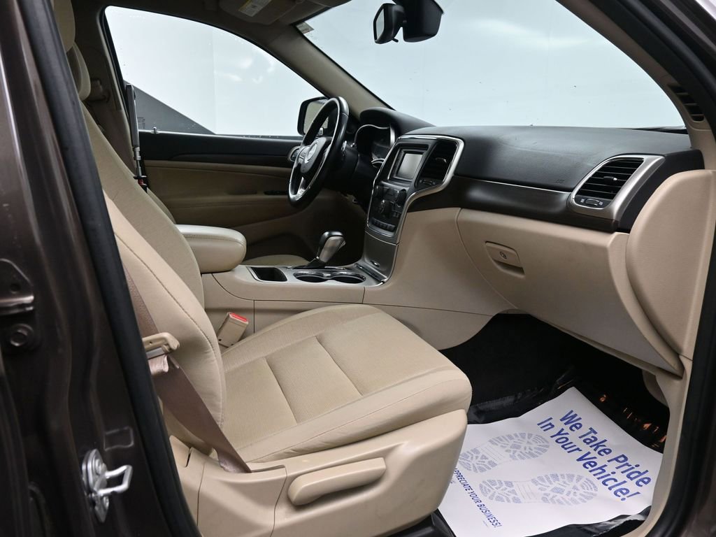 Used 2017 Jeep Grand Cherokee Laredo w/ Quick Order Package 23E image 18