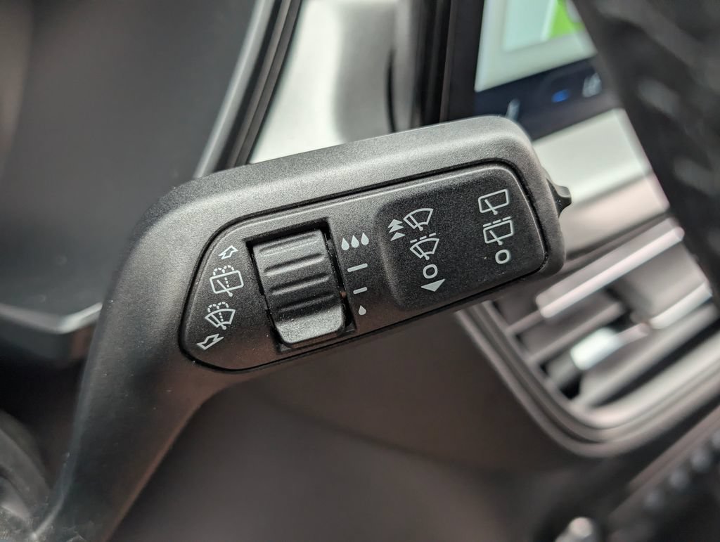 Used 2024 Ford Escape SE FWD image 30