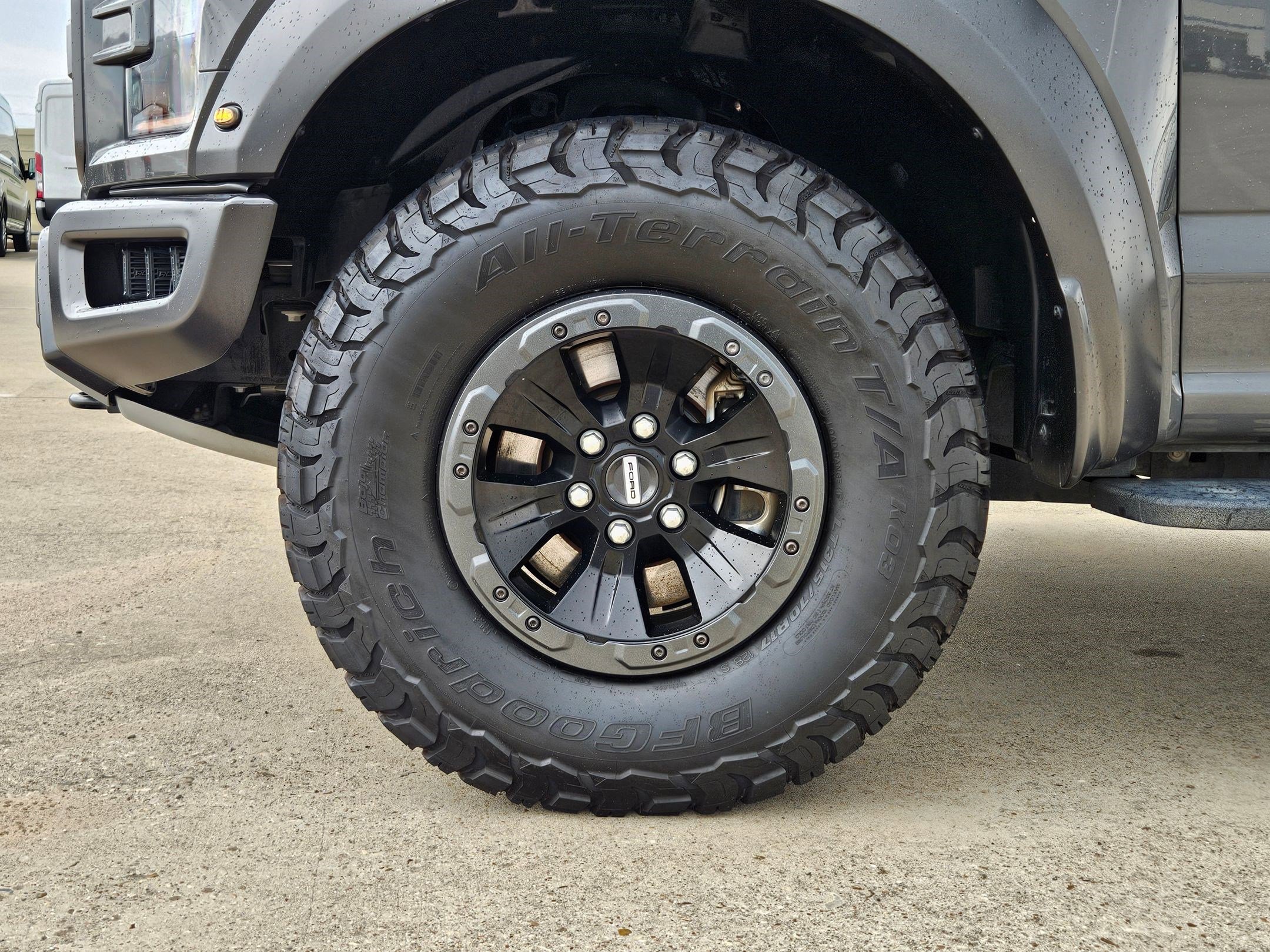 Used 2018 Ford F150 Raptor w/ Equipment Group 802A Luxury image 11