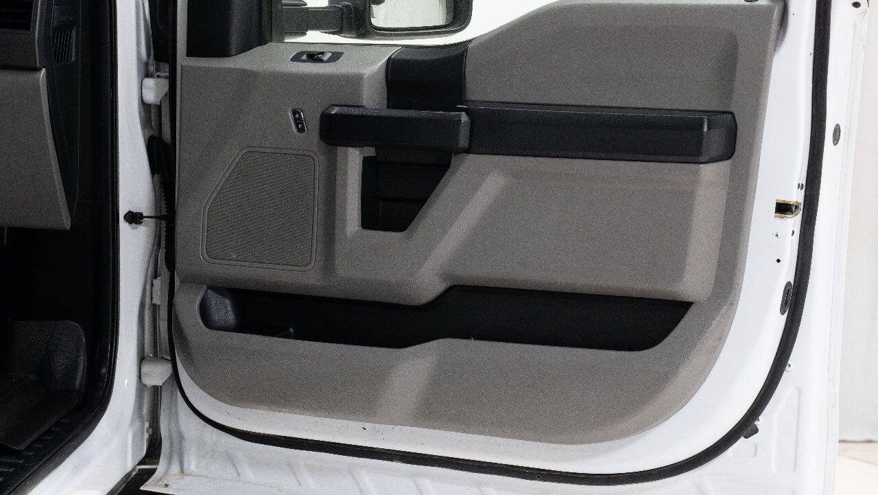 Used 2018 Ford F550 4x4 Regular Cab Super Duty image 28