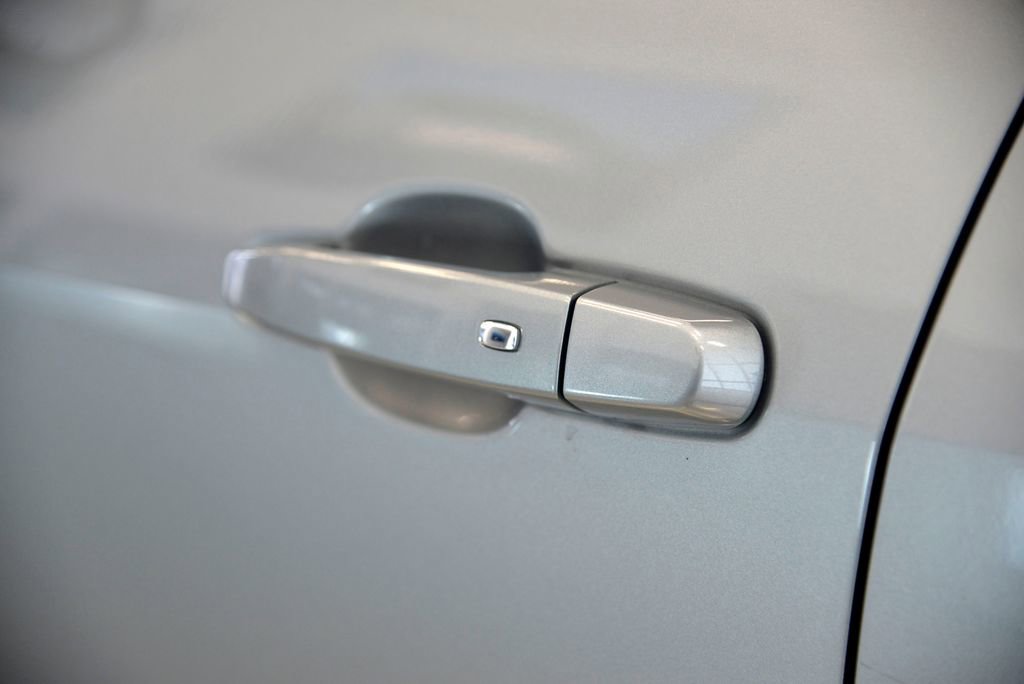 Used 2023 Chevrolet Blazer LT image 13