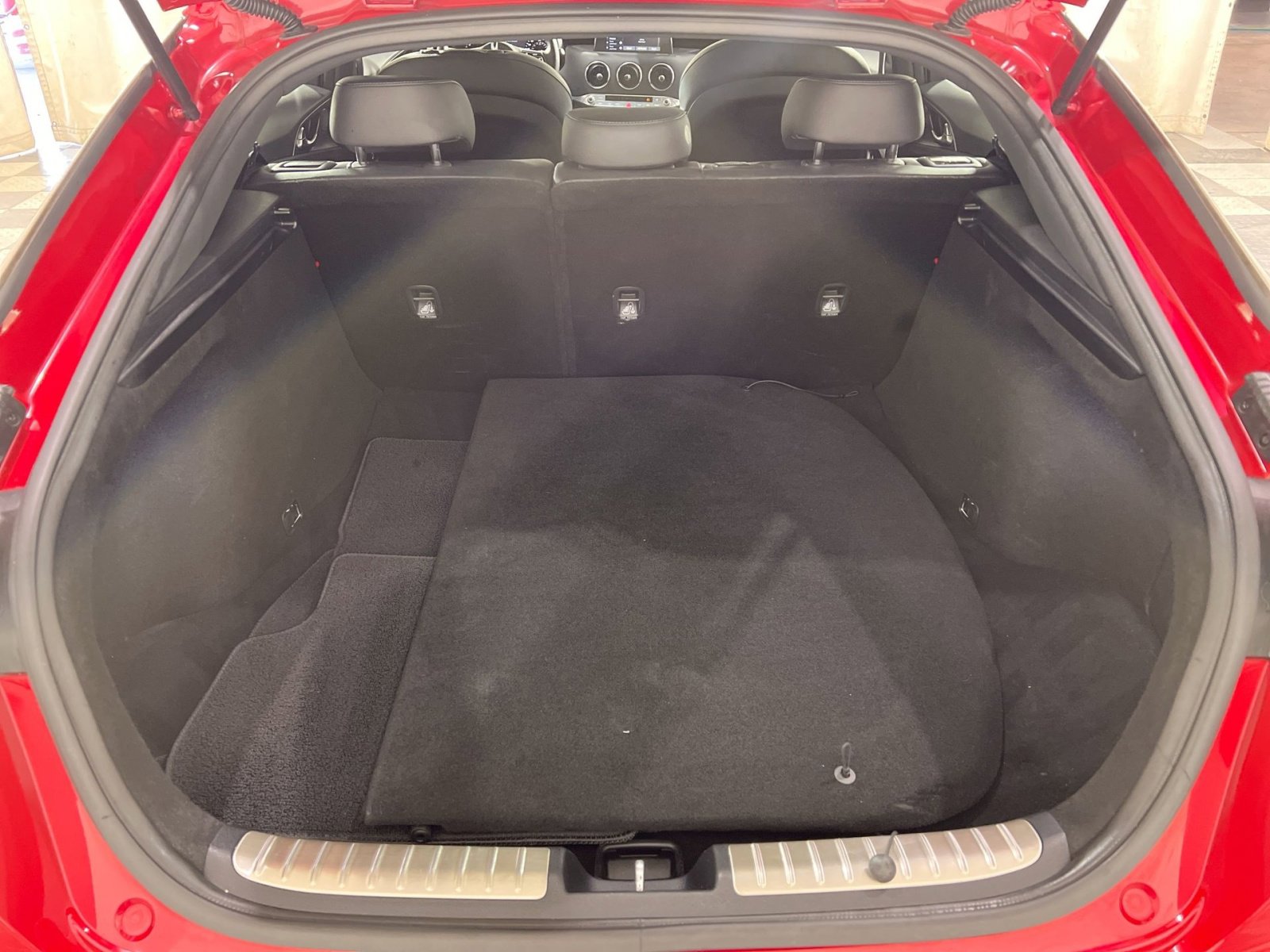 Used 2018 Kia Stinger GT1 image 25