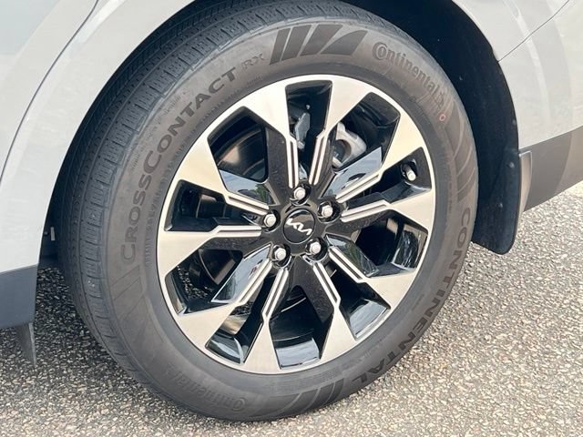 Certified 2024 Kia Carnival EX FWD image 41