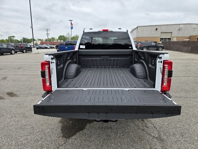 New 2025 Ford F350 XLT w/ Black Appearance Package image 5
