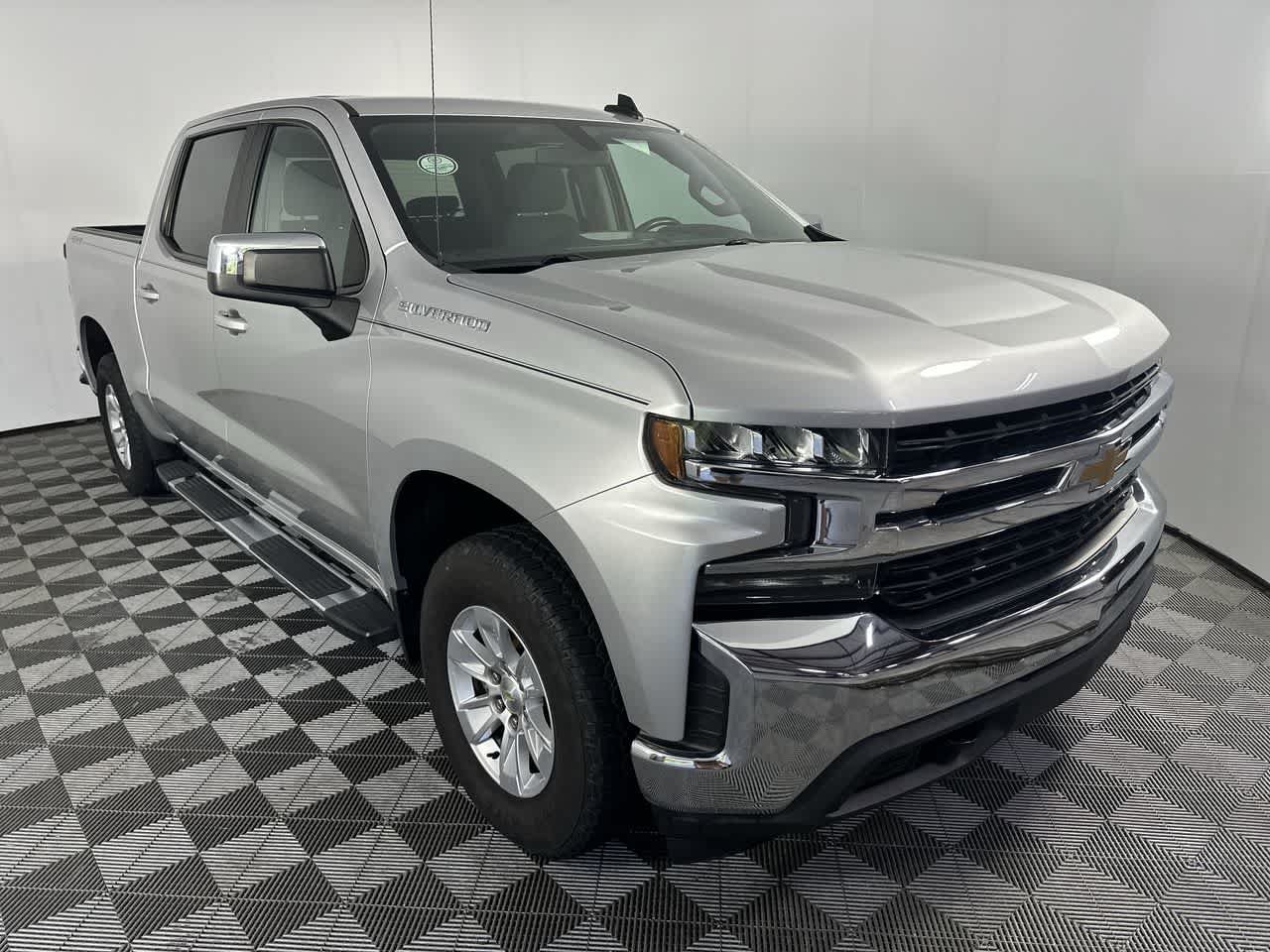 Used 2020 Chevrolet Silverado 1500 LT w/ All-Star Edition AWD/4WD image 2