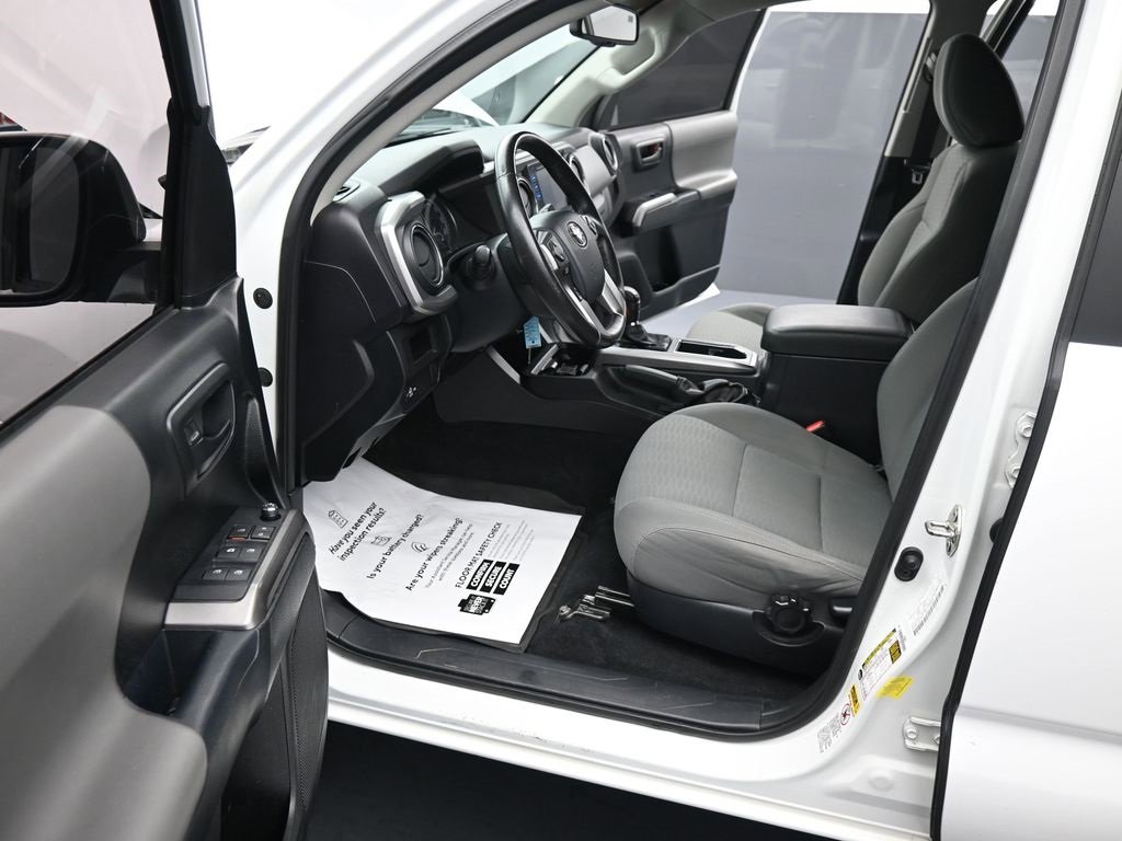 Used 2017 Toyota Tacoma SR5 w/ Tow Package image 15