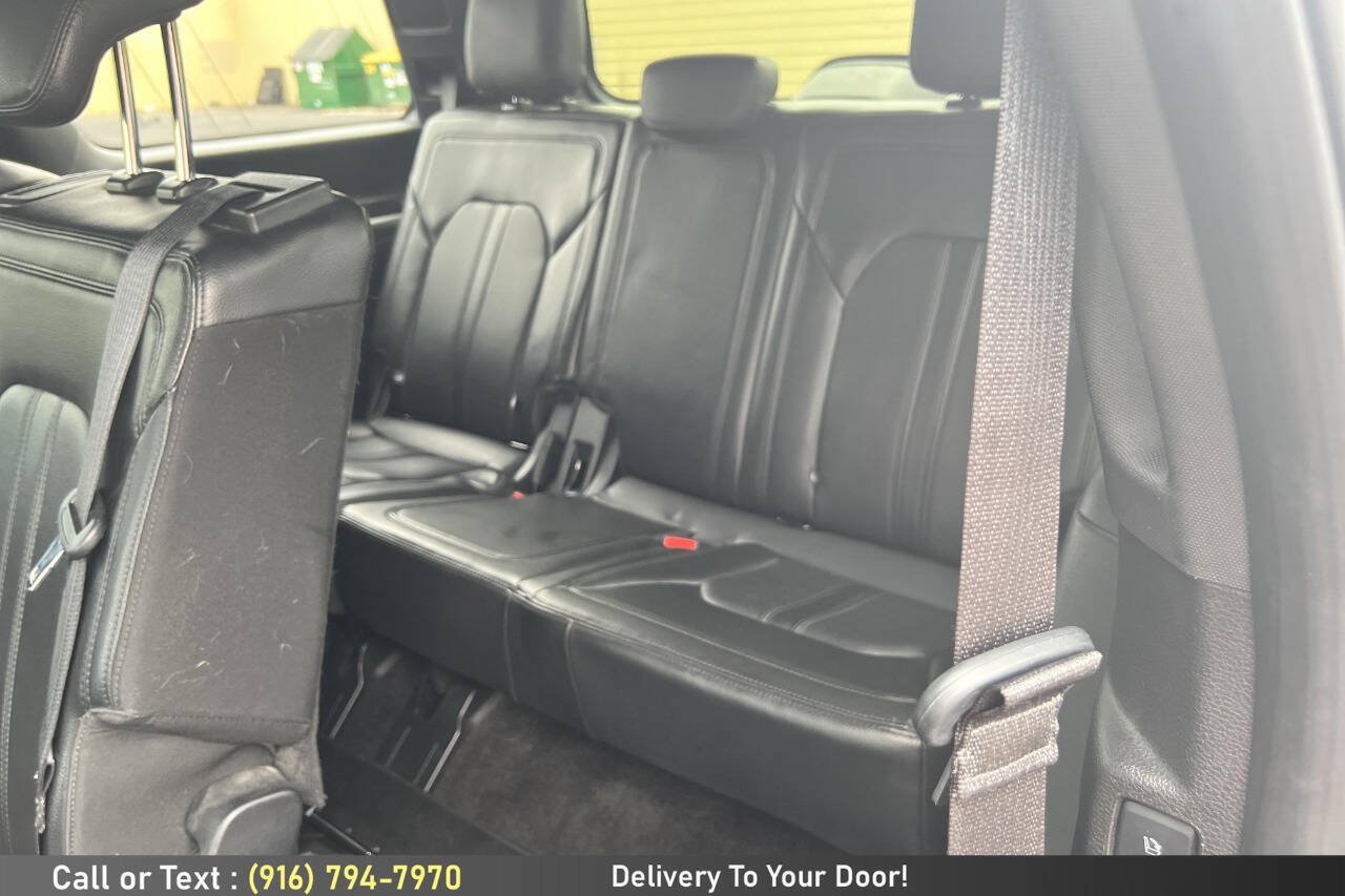 Used 2018 Ford Expedition Limited w/ Equipment Group 301A AWD/4WD image 20