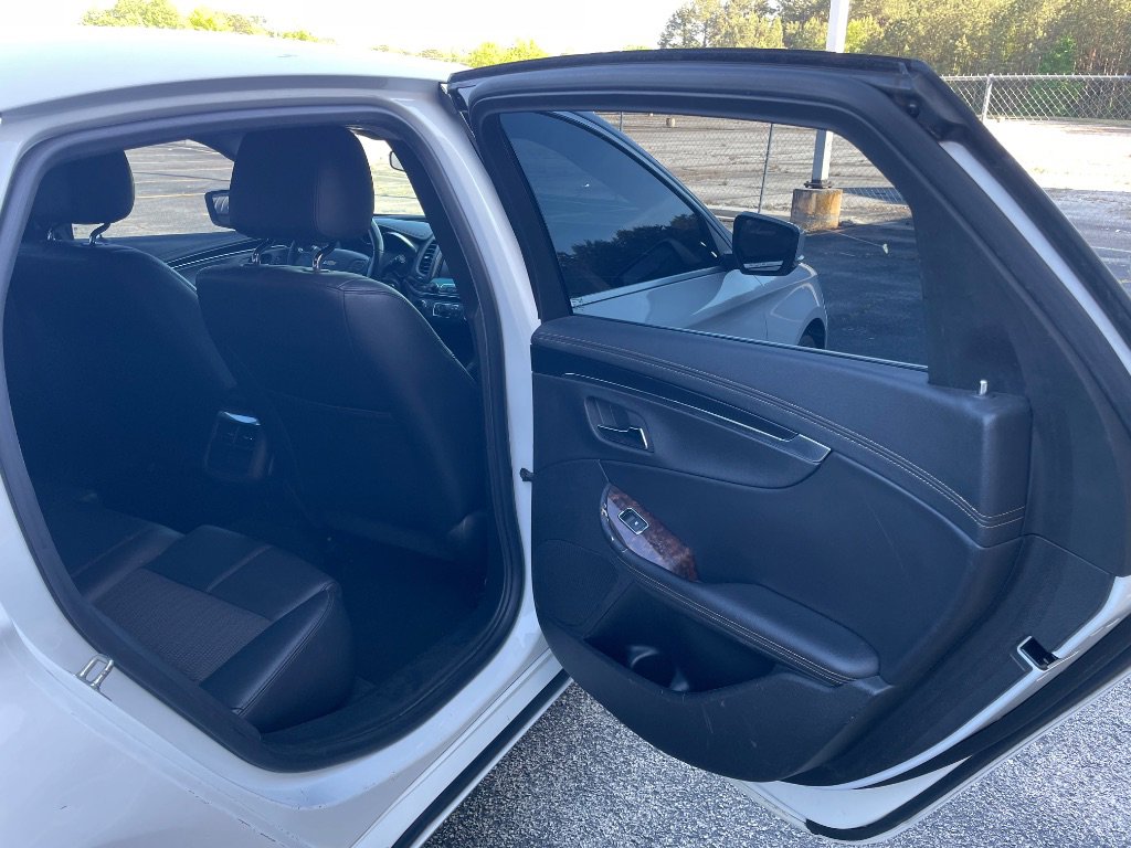 Used 2015 Chevrolet Impala LT FWD image 16