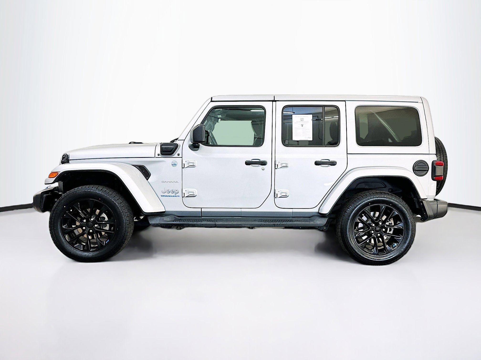 Used 2023 Jeep Wrangler Sahara w/ Cold Weather Group image 4
