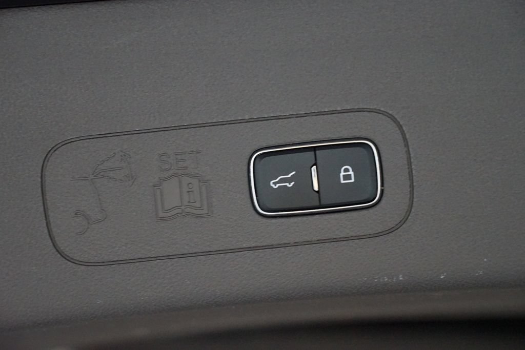 Used 2023 Lincoln Aviator 2WD w/ Premium Package image 35