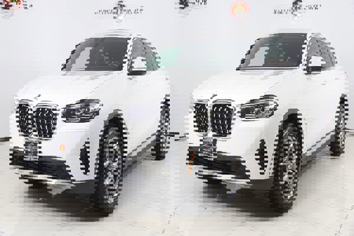 Used 2022 BMW X4 xDrive30i w/ Convenience Package image 5