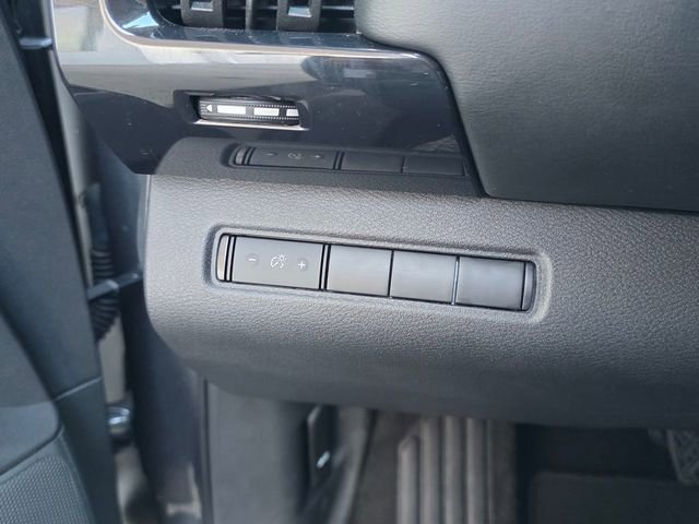 Used 2024 Nissan Pathfinder S image 31