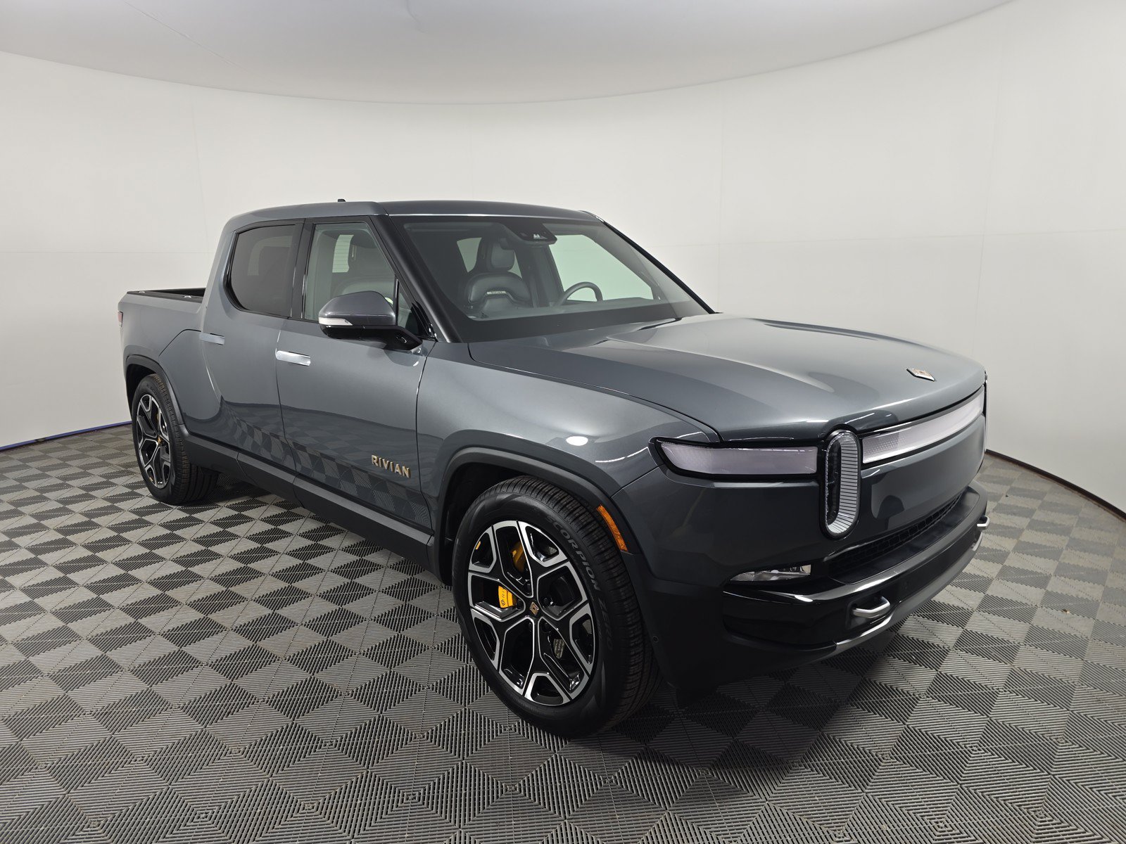 Used 2024 Rivian R1T Adventure AWD/4WD image 7