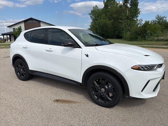 Used 2024 Dodge Hornet R/T w/ R/T Blacktop Package AWD/4WD image 4