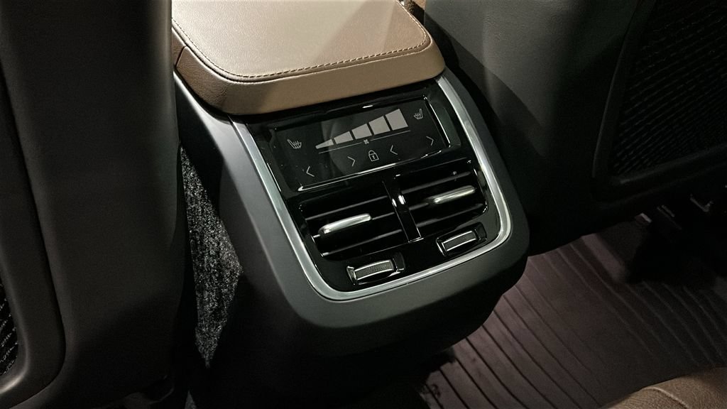 Certified 2023 Volvo XC90 B6 Plus w/ Protection Package Premier AWD/4WD image 27