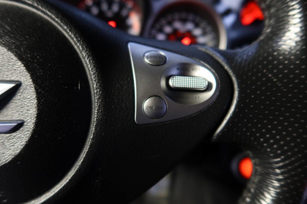 Used 2009 Nissan 370Z Touring w/ Sport Pkg image 24