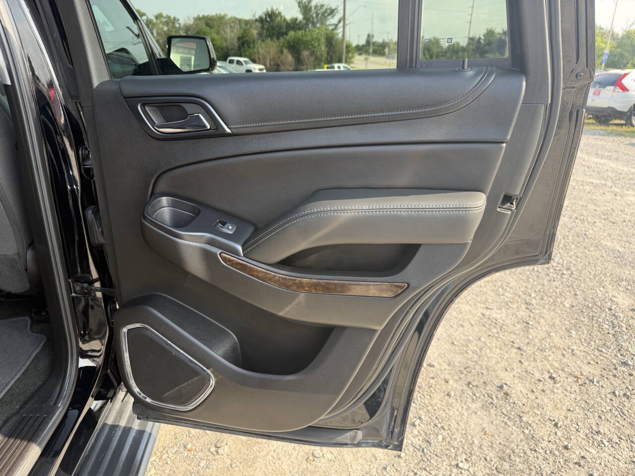 Used 2018 Chevrolet Tahoe LS AWD/4WD image 17