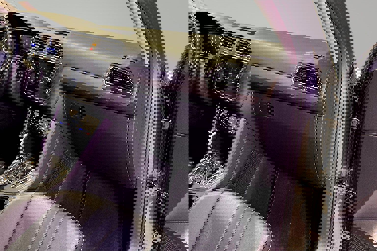 Used 2023 Volkswagen Tiguan SE image 25