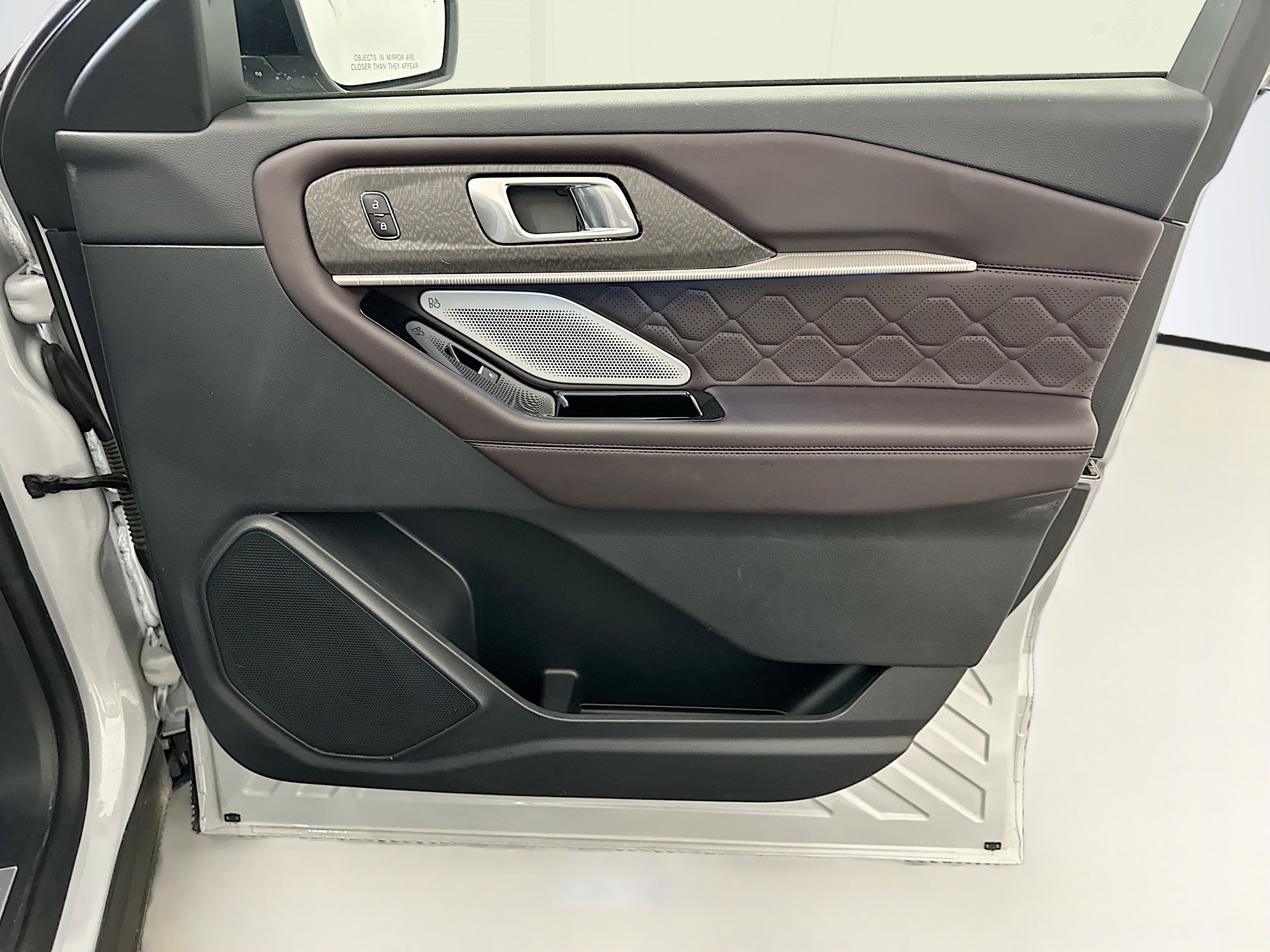 Used 2025 Ford Explorer Platinum w/ LUX Leather Package AWD/4WD image 36