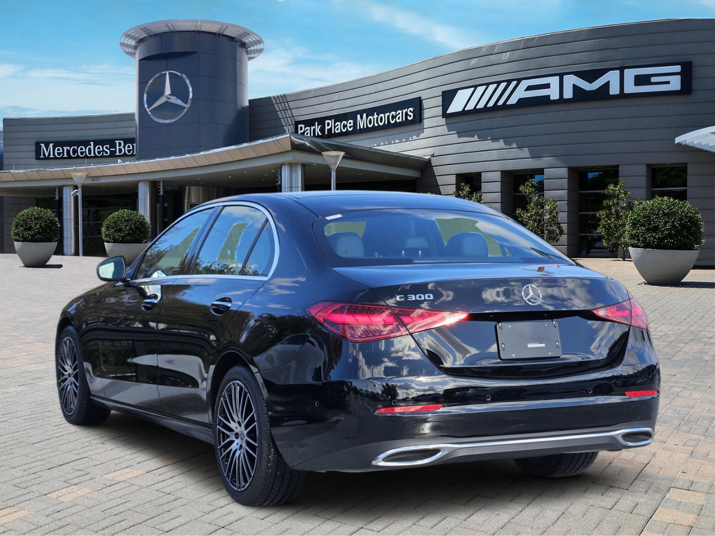 Used 2025 Mercedes-Benz C 300 Sedan image 4