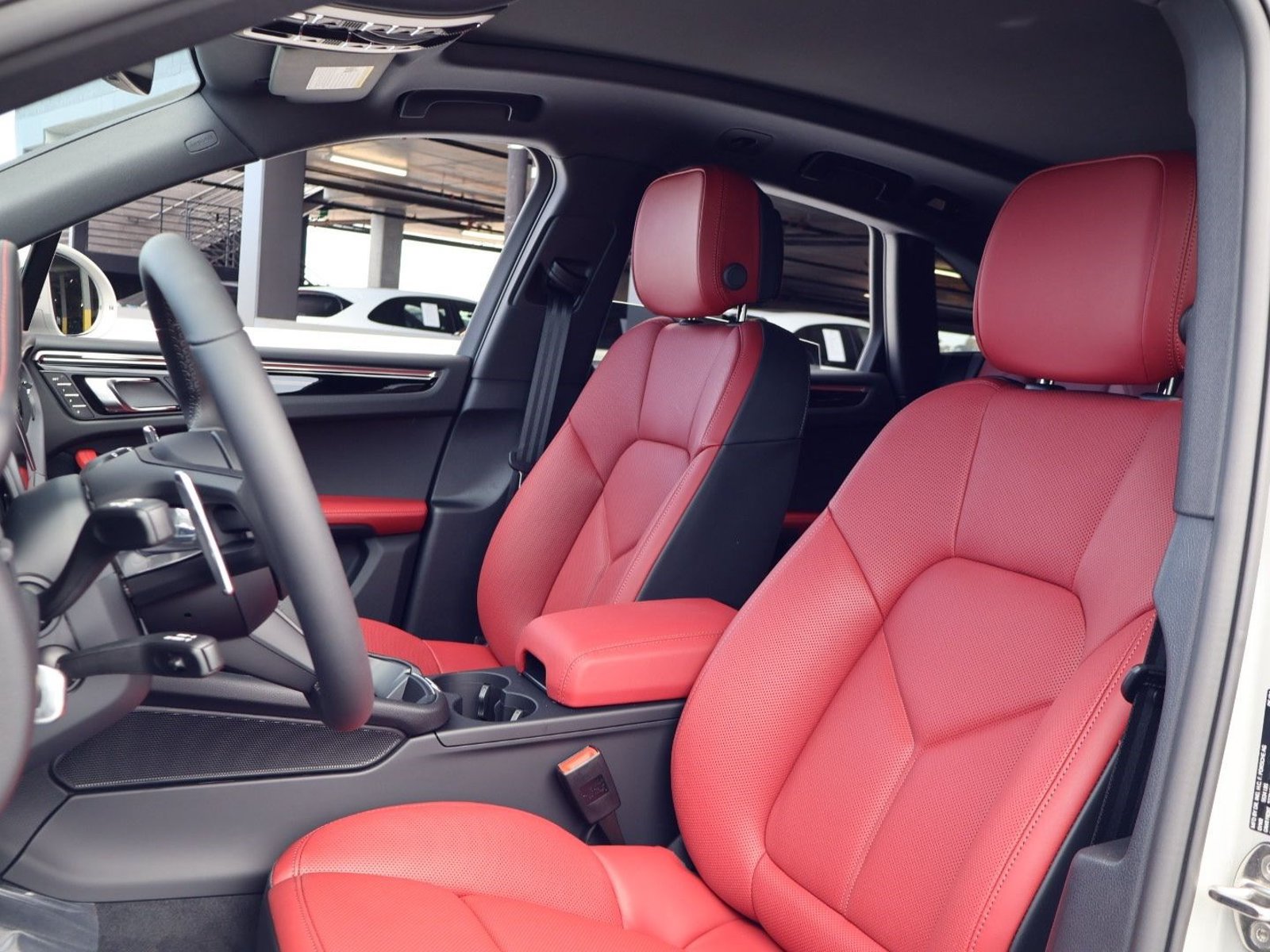 New 2026 Porsche Macan AWD/4WD image 5