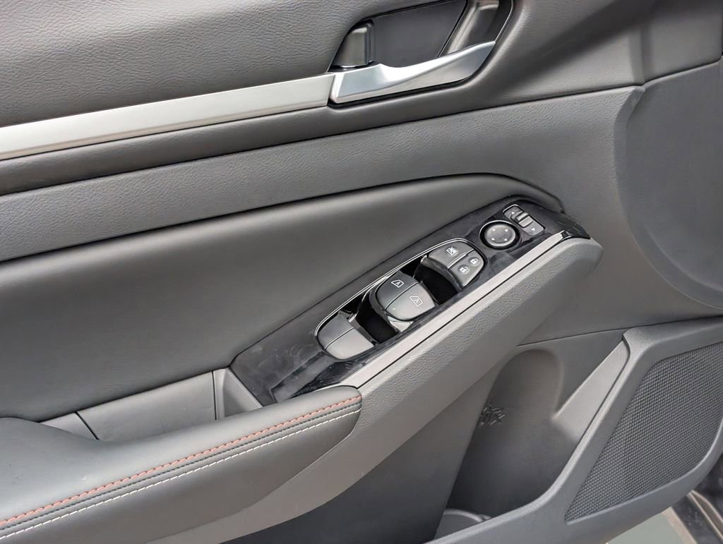 New 2025 Nissan Altima 2.5 SR w/ SR Premium Package image 16