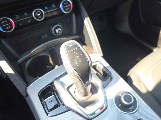 Used 2024 Alfa Romeo Stelvio Ti AWD/4WD image 29