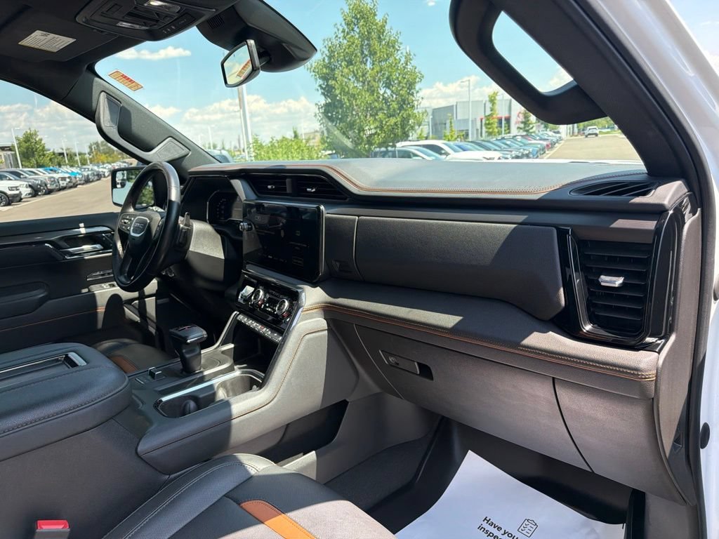 Used 2022 GMC Sierra 1500 AT4 w/ AT4 Preferred Package AWD/4WD image 13