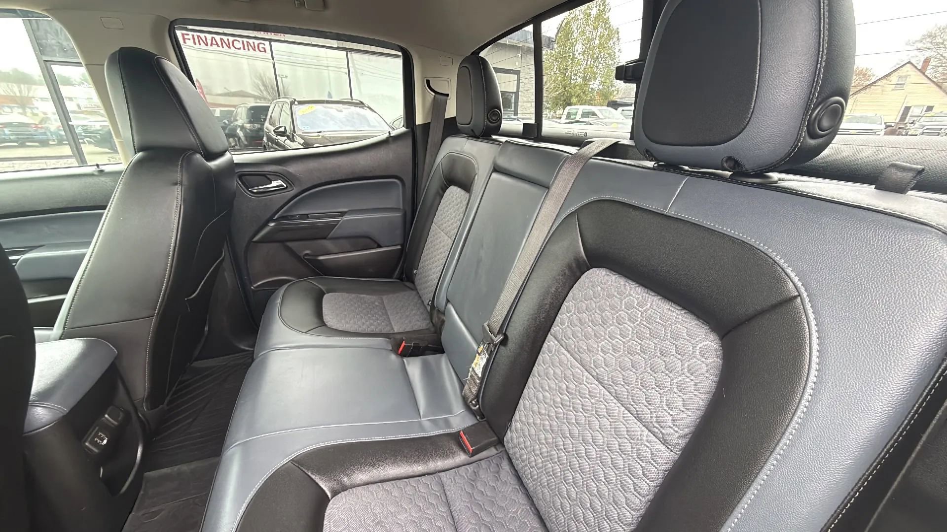 Used 2022 Chevrolet Colorado Z71 w/ Z71 Midnight Edition image 20