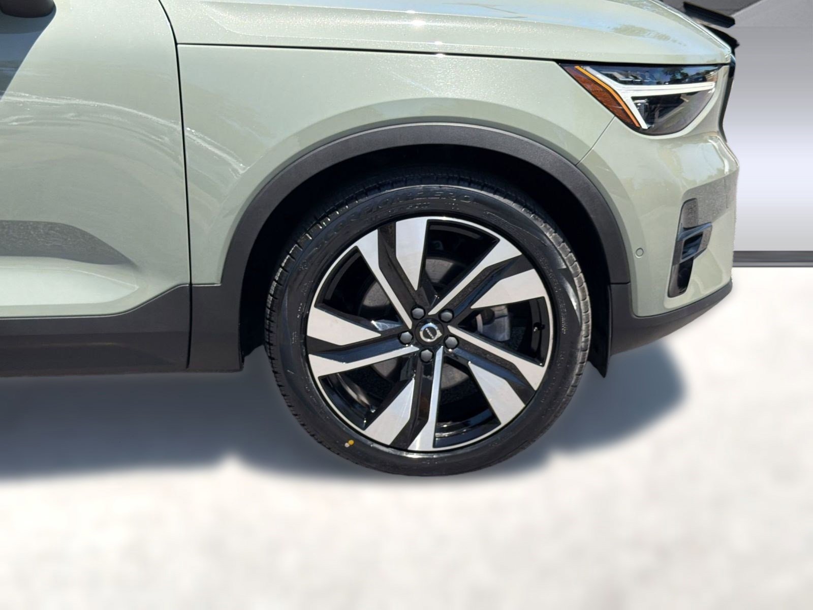 Used 2023 Volvo XC40 B5 Ultimate w/ Protection Package Premier AWD/4WD image 11