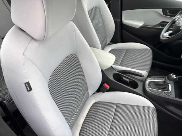 Used 2022 Hyundai Kona SE w/ Cargo Package FWD image 16