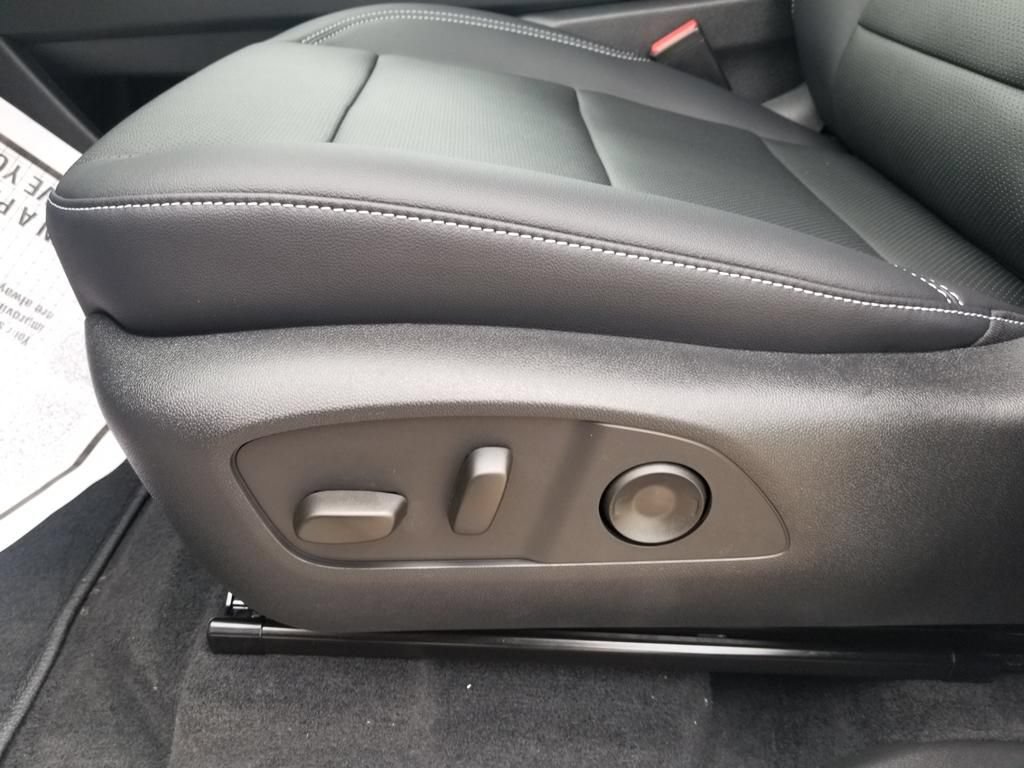 New 2026 Chevrolet Traverse LT FWD image 18