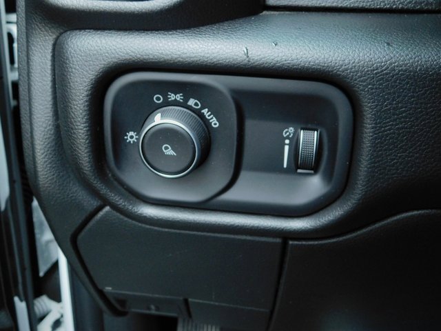 Used 2024 RAM 2500 Tradesman w/ Chrome Appearance Group image 30