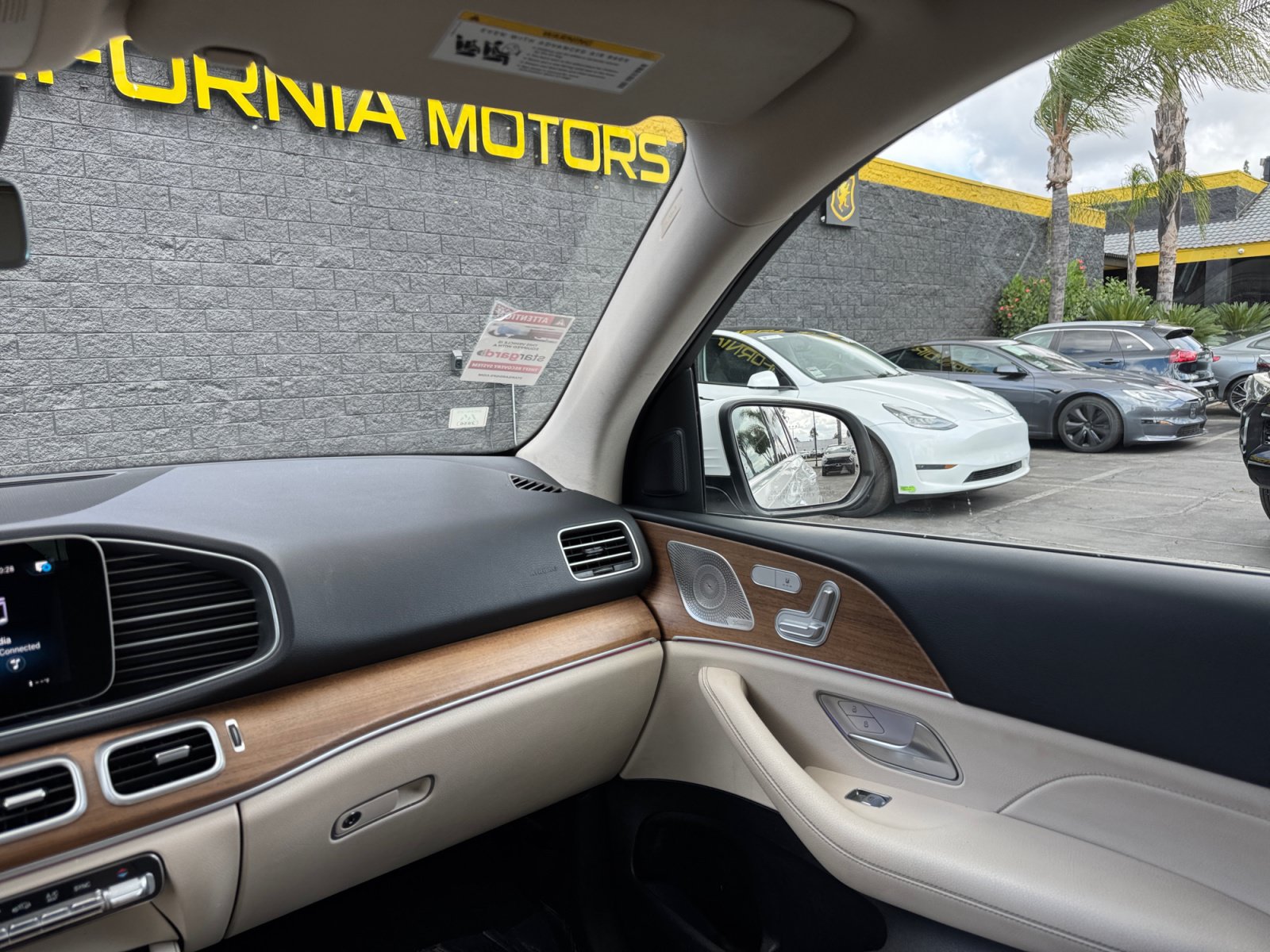 Used 2022 Mercedes-Benz GLE 350 w/ Premium Package image 17