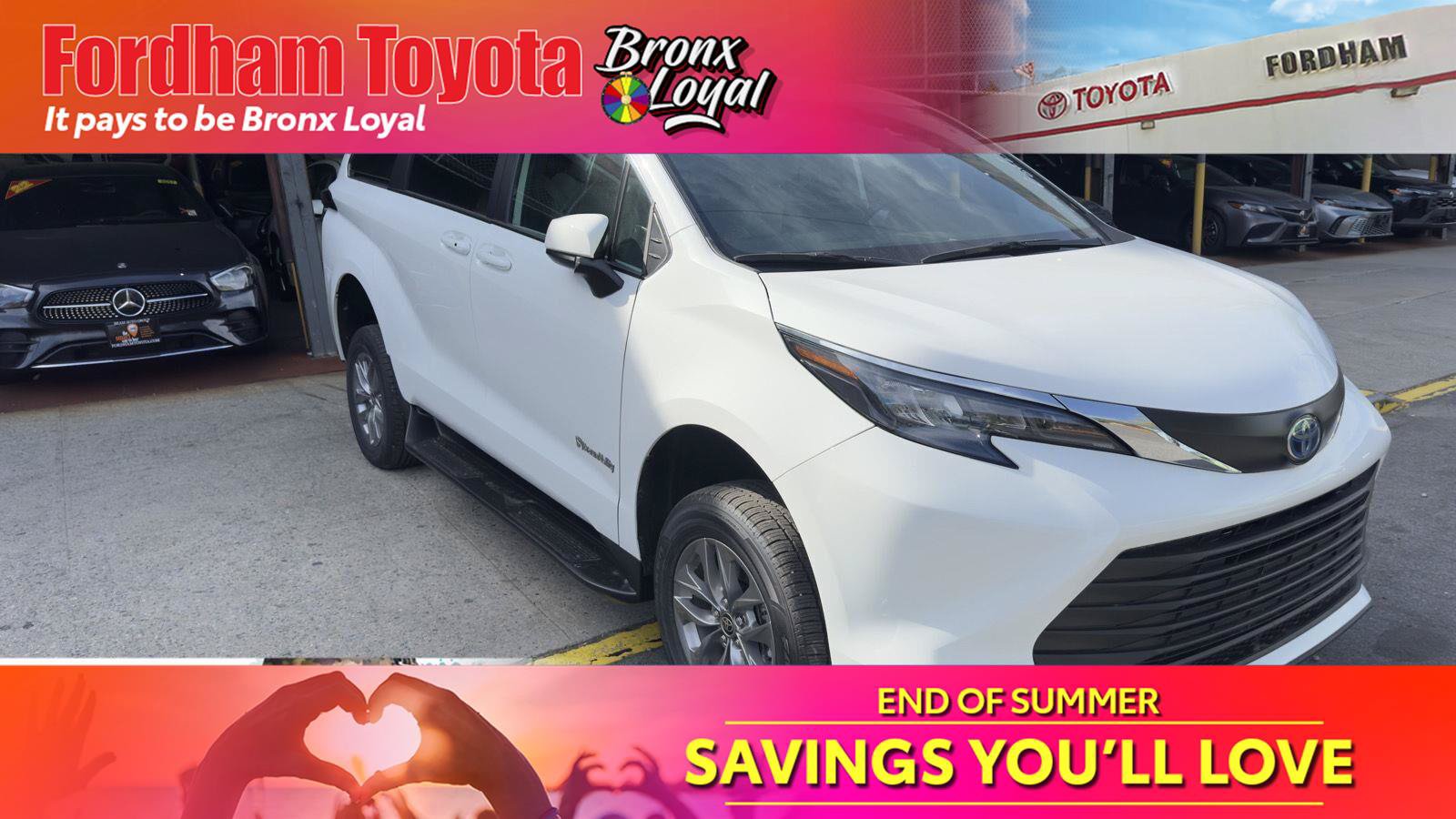Used 2026 Toyota Sienna LE FWD image 1