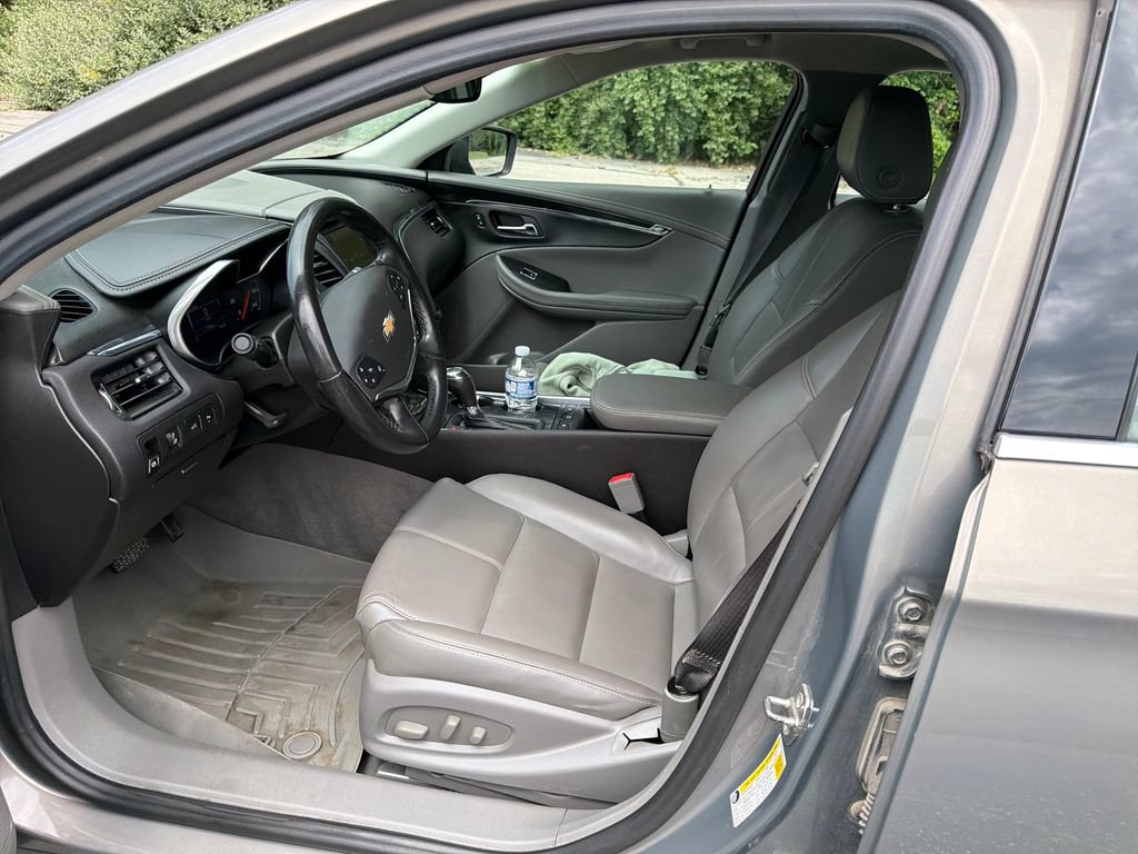 Used 2018 Chevrolet Impala LT w/ LT Leather Package FWD image 11