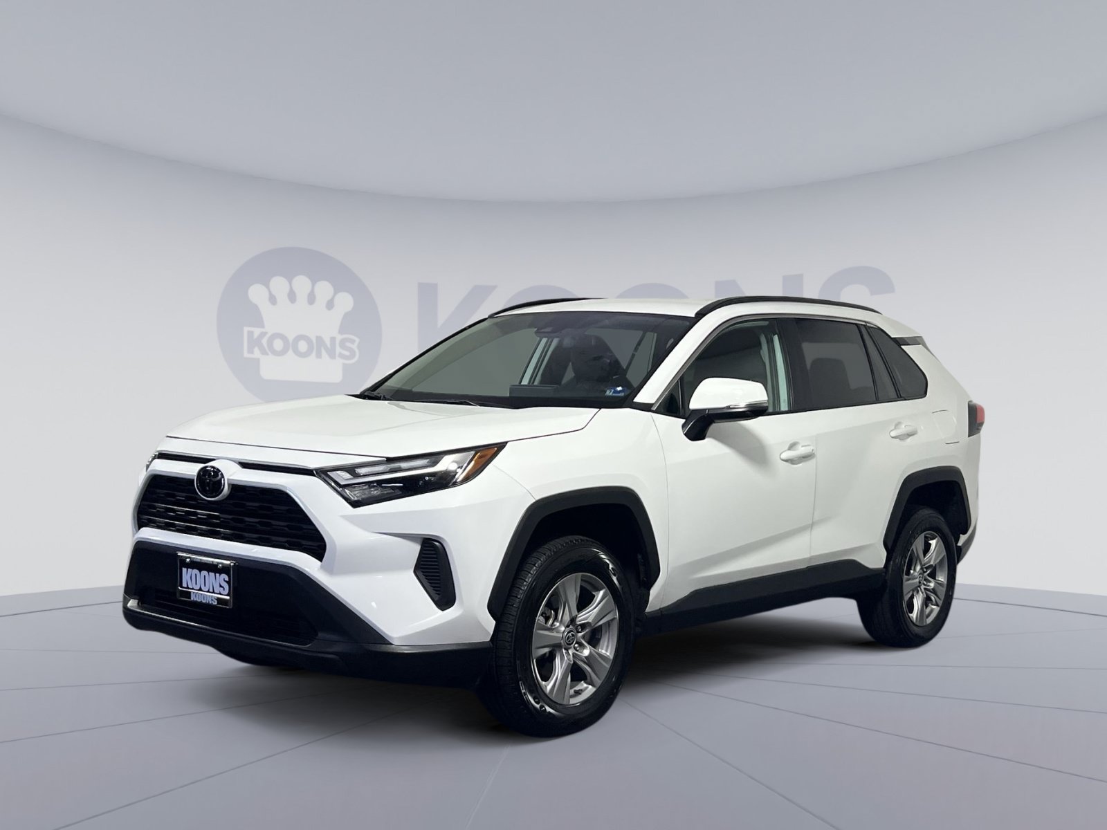 Used 2025 Toyota RAV4 XLE FWD image 1