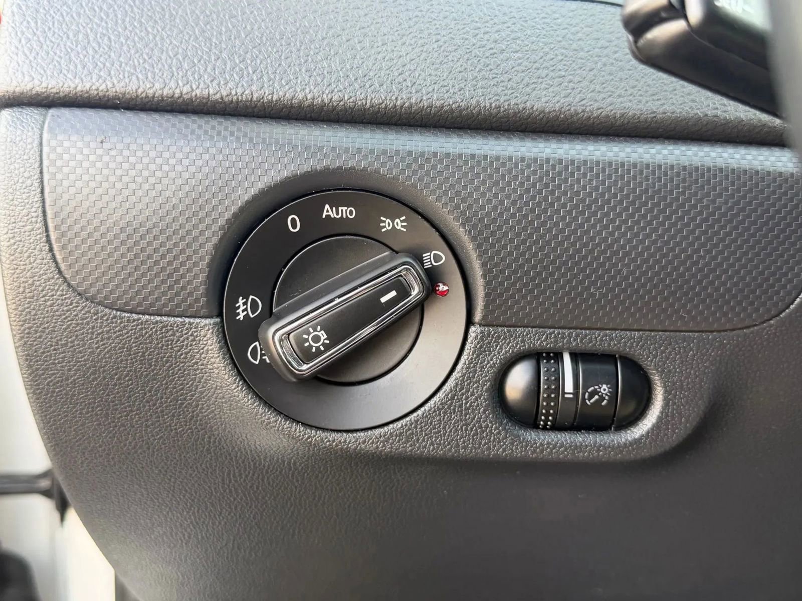 Used 2012 Volkswagen Jetta SE image 24