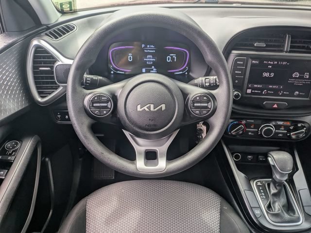 Used 2025 Kia Soul LX FWD image 29
